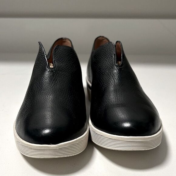 Kenneth Cole Kimberly Black Leather Slip-On Platform Sneakers - 8.5 - NWOB - Picture 2 of 9